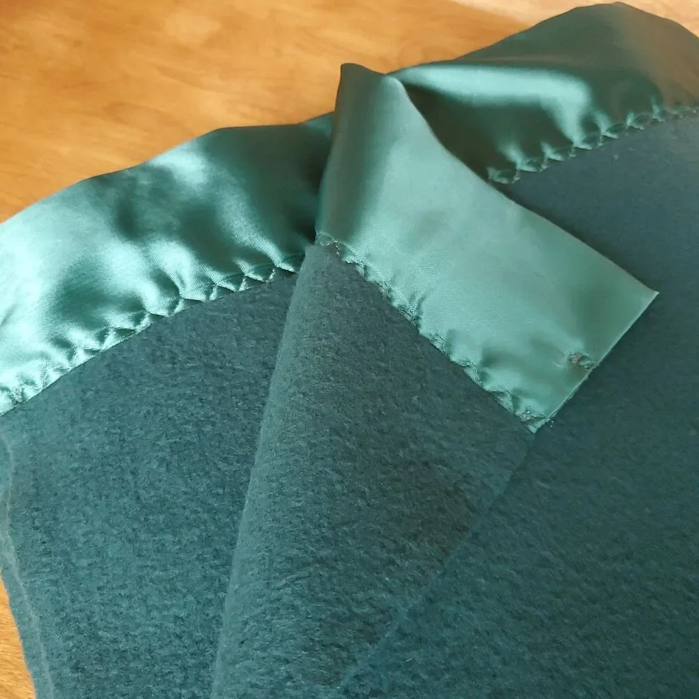 Green Blanket with Satin Edge Trim 65 x 86 Retro Classic Cozy